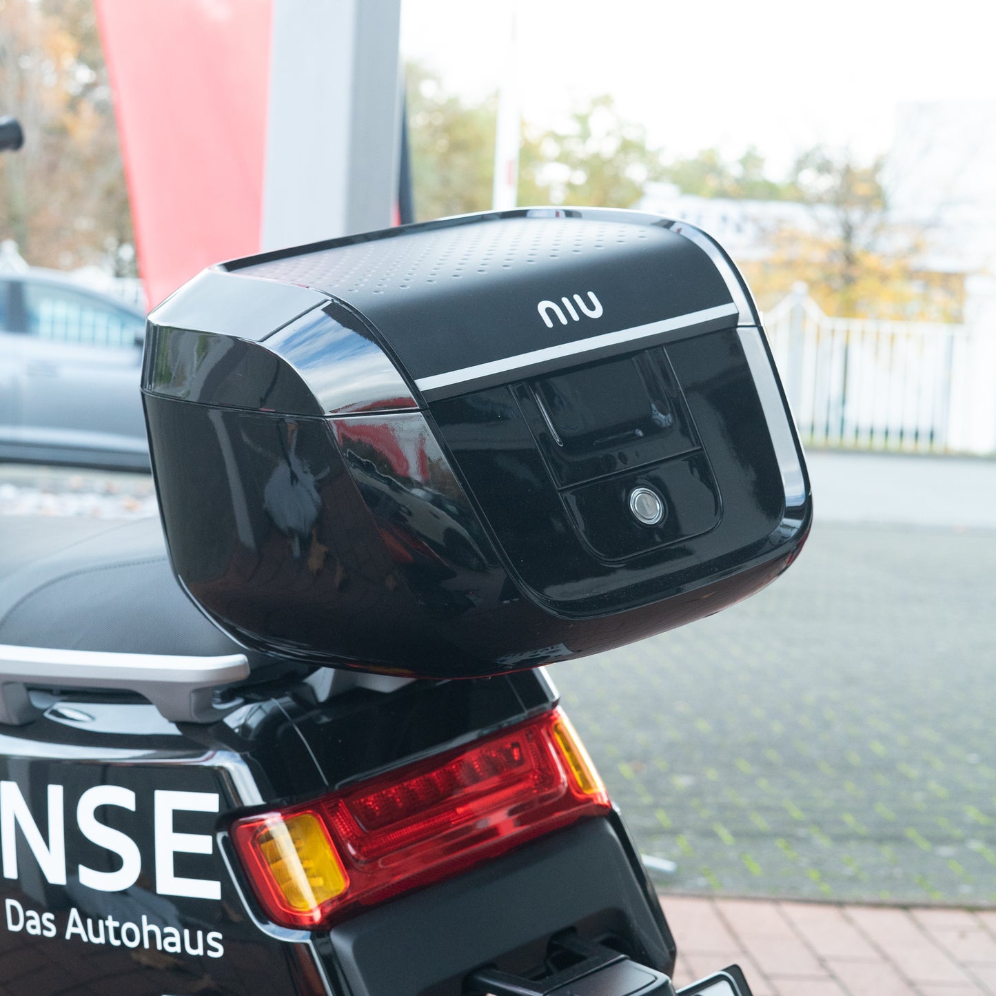 Top Case inkl. Gepäckträger | Schwarz 14L | NIU N-Serie