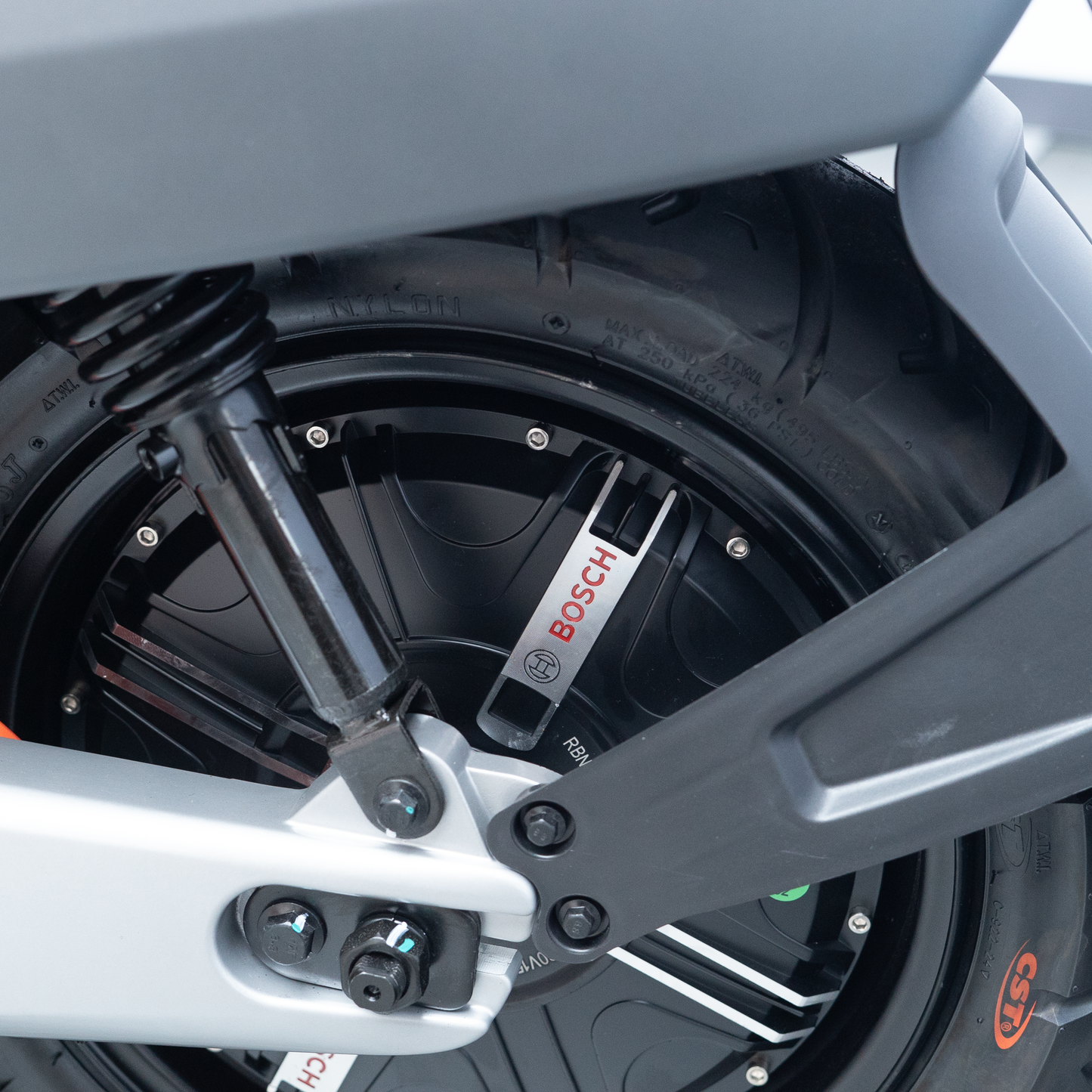 NQi Sport | 45 km/h | Grau-Matt