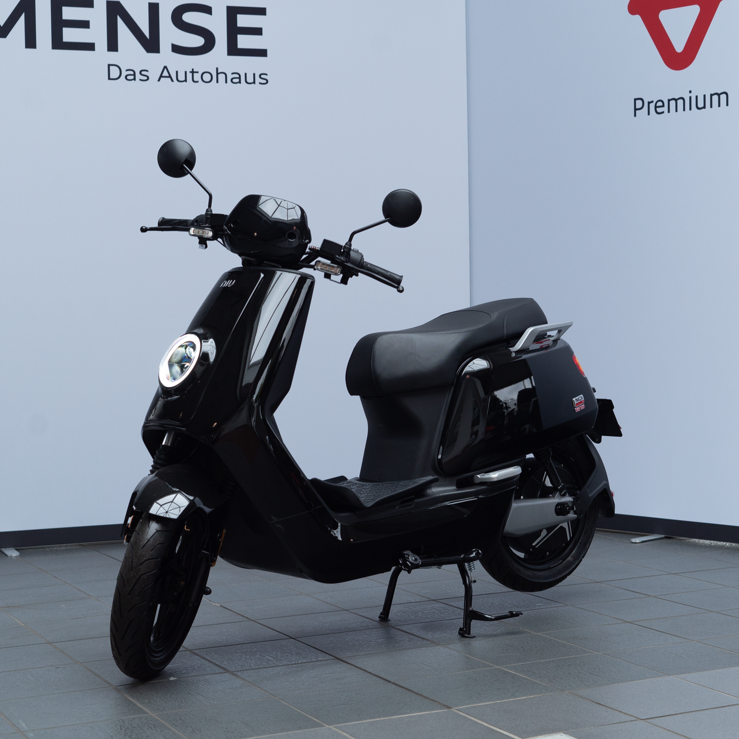 NQi GTS | 80 km/h | Schwarz