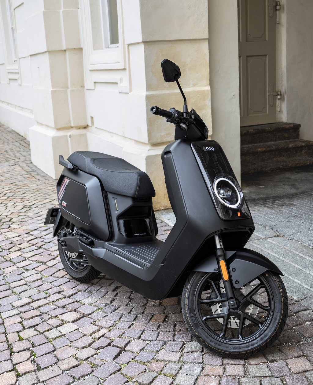 NIU NQiX 150 im Test: Reichweite, Ausstattung, Preis – lohnt sich der 45-km/h-E-Roller?