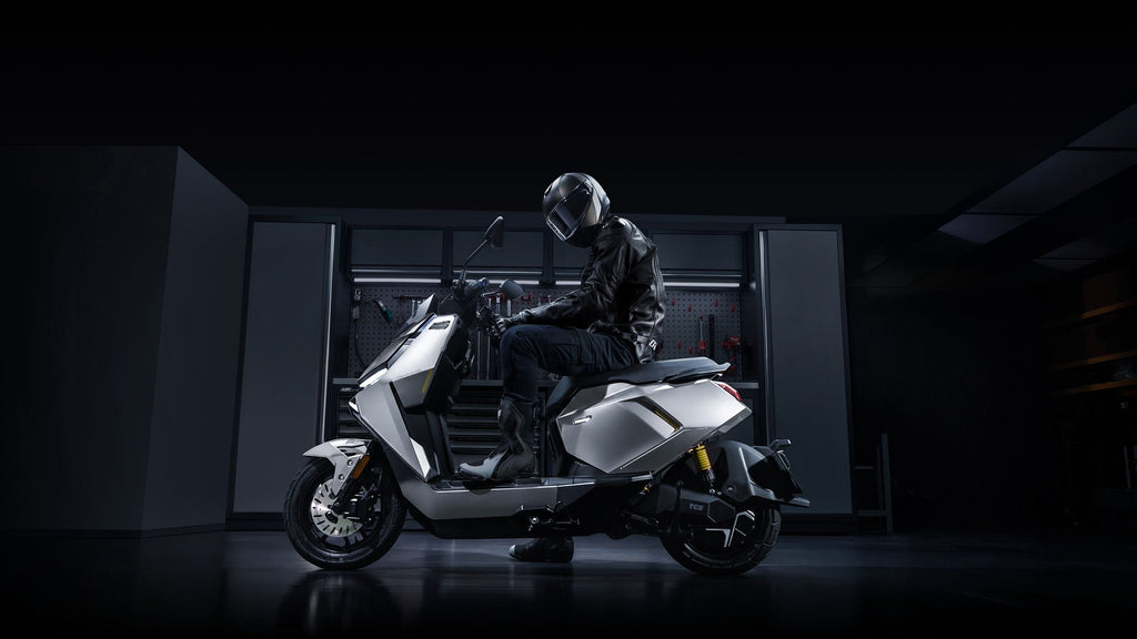 NIU FQiX 150: Der smarte E-Roller für die Stadt von morgen